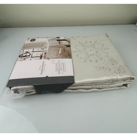 Threshold Oblong Tablecloth Snowflake Holiday Winter Christmas Cream Elegant - Picture 13 of 15